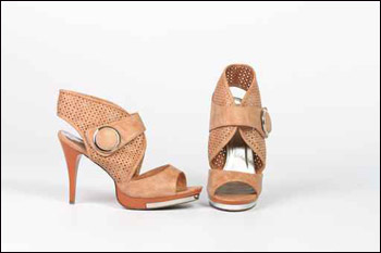 اليكم.. تشكيلة من احدث واجمل الصنادل!