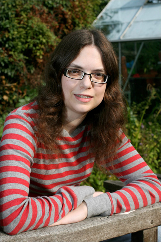 امتنعت عن تناول الطعام طوال 15 عاما لاصابتها بمرض نادر!!