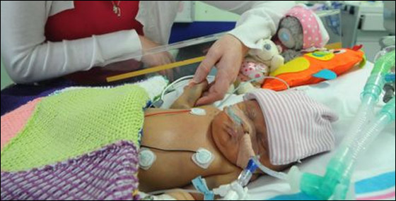 طفلة (4 اشهر) تنتظر وجود متبرع مناسب لاجراء عملية زراعة كبد!!