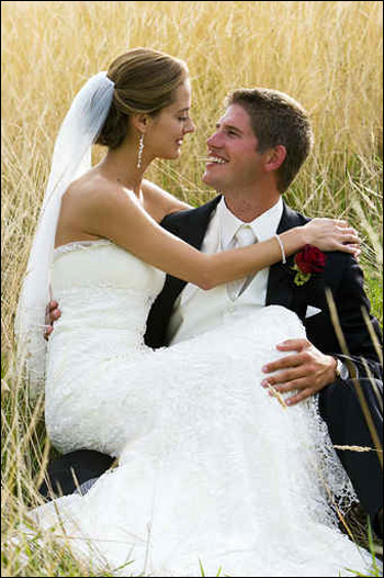 اليكم تشكيلة فساتين زفاف راقية وناعمة جدا تناسب الاميرات!