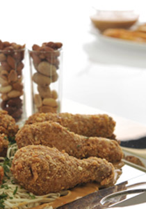 إليكم طريقة تحضير أرجل دجاج بالفول السوداني