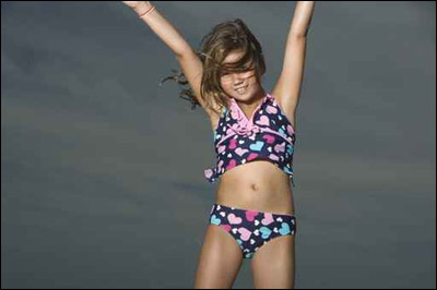 للفتيات الصغار.. نقدم لكن انغش تشيكلة لمايوهات السباحة!