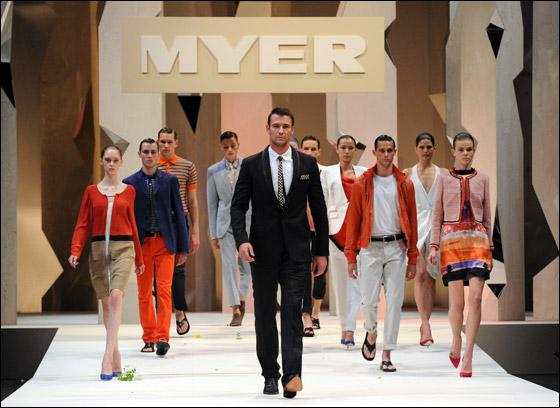 شايف ينقل لكم أروع الصور لأزياء صيف 2011 