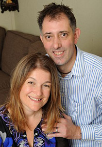 سبحان الله! ملاك حارس ينقذ جنينا ويساعده على الحياة ببطن أمه