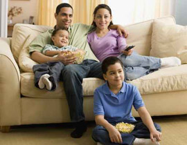 مشاهدة التلفزيون لاكثر من 6 ساعات تقصر العمر بـ5 سنوات!