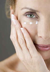 كيف تعتني بنضارة وصحة بشرتك طيلة شهر رمضان؟؟