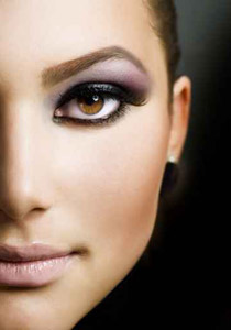 تجنبي 6 اخطاء شائعة عندما تضعين الماكياج!!