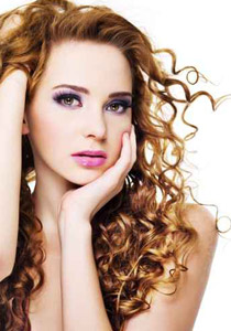 اليك سيدتي.. حلول فعالة للشعر الخشن والمجعد!!