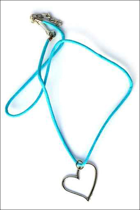 اليك ايتها الفتيات.. تشكيلة رائعة من سلاسل الرقبة! اليك ايتها الفتيات.. تشكيلة رائعة من سلاسل الرقبة!