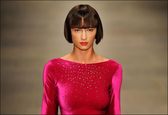 اليكم.. ارقى تصاميم الملابس لنهاية صيف 2011!!