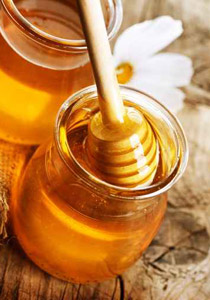 للفتيات.. وصفات طبيعية لتقوية الشعر وعلاج التلف!