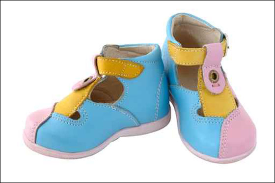"شايف" يقدم لكم تشكيلة من احذية الاطفال!! 
