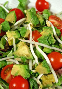 اليكم سلطة الافوكادو بالموزاريلا!