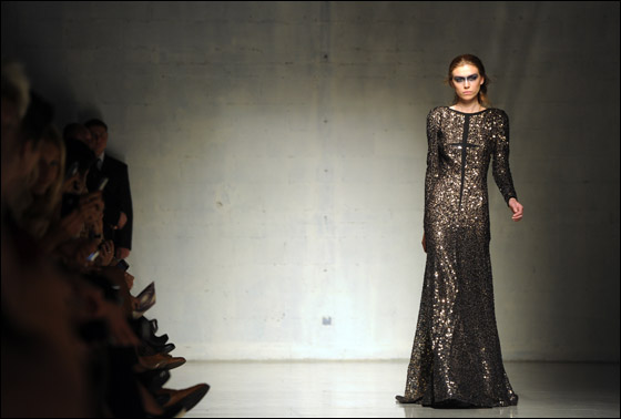 بالصور.. ازياء راقية لعام 2012!! 