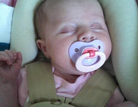 ازالة ورم ضخم من رقبة طفلة يفوق حجم رأسها بنجاح!