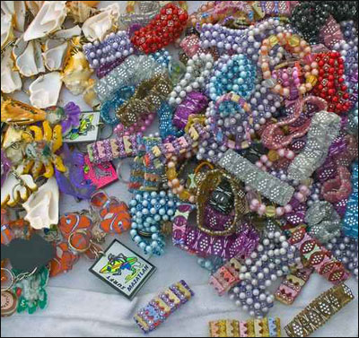 اليك مجموعة أساور تضيف الحيوية على طلتك