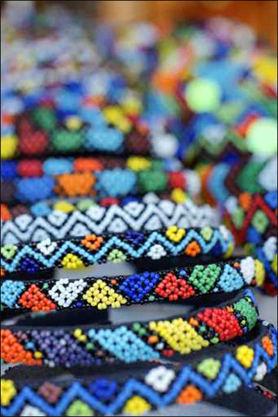 اليك مجموعة أساور تضيف الحيوية على طلتك