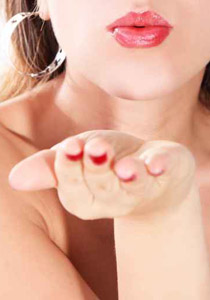 اليك سيدتي.. 10 اسرار لاستخدام احمر الشفاه!!