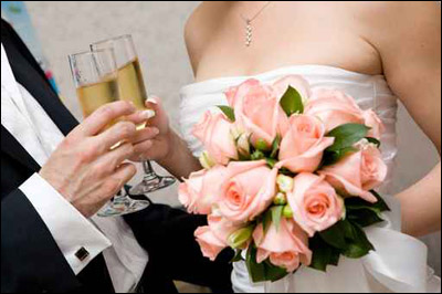 للعرائس.. اليكن اجمل باقات الورود لليلة العمر!!