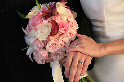 للعرائس.. اليكن اجمل باقات الورود لليلة العمر!!