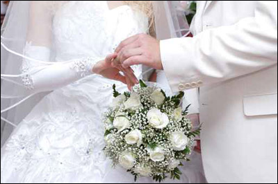 للعرائس.. اليكن اجمل باقات الورود لليلة العمر!!