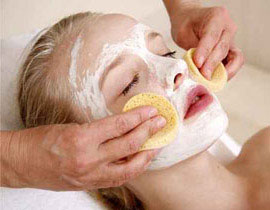 جمّلي نفسك في منزلك بأقل التكاليف.. اليك الطرق!