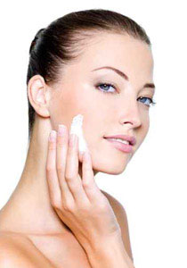 اليك افضل الطرق لتحافظي على بشرتك في الشتاء