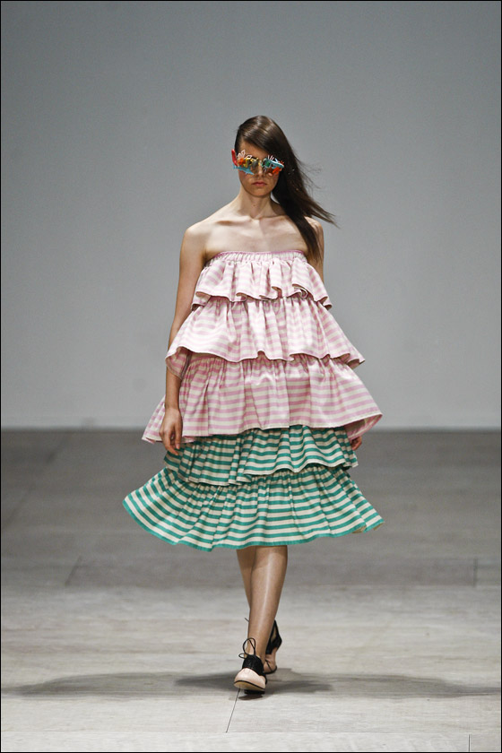 بالصور.. اجمل تصاميم ربيع وصيف 2012!!