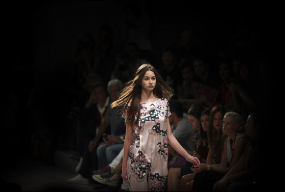 بالصور.. اجمل تصاميم ربيع وصيف 2012!!