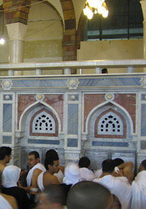 خير ماء على وجه الأرض هو.. ماء زمزم!