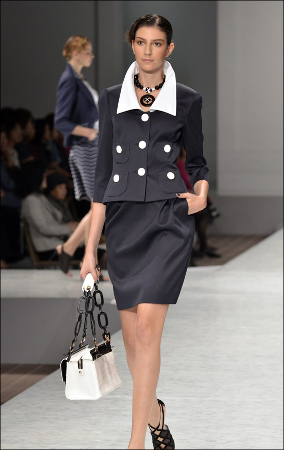 بالصور.. تصاميم مميزة بالوان زاهية لعام 2012!!