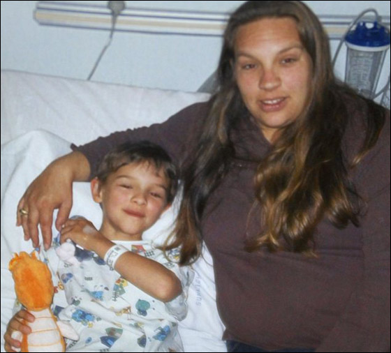 معجزة: طفل يستعيد حاسة السمع بعد مرور 5 اعوام على فقدانها!!