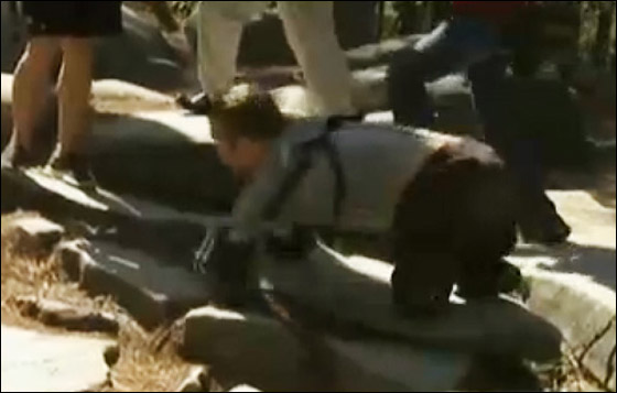 بالفيديو.. شاب بدون اطرف يحقق هدفه ويصعد اعلى قمة بافريقيا!!