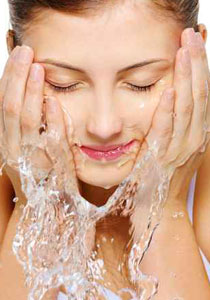 اليكن نصائح للعناية بالبشرة لكل مرحلة بالعمر!