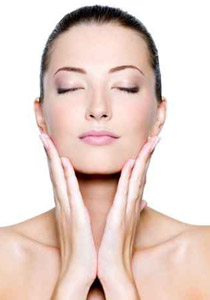 كيف تعالجين بشرتك الجافة؟!