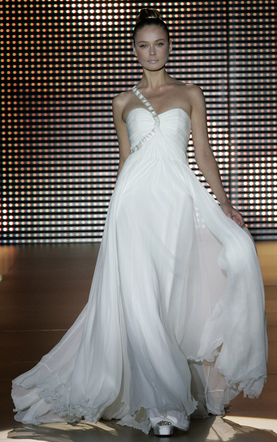 بالصور.. فساتين زفاف مميزة لجميع المقبلات على الزواج!