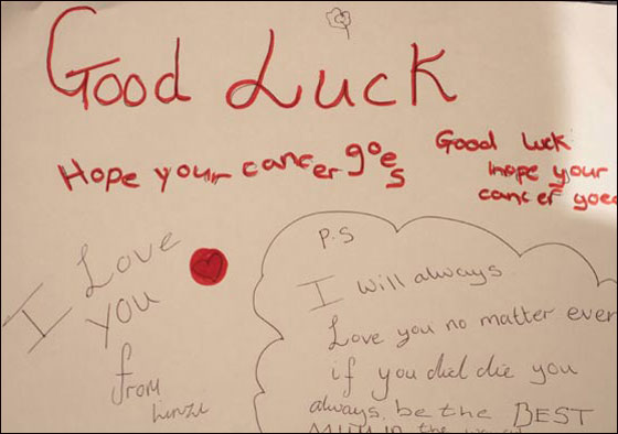 معجزة: طفلة بريطانية تنقذ امها من سرطان الثدي!