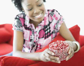 جرعة يومية من الرمان تبطىء الشيخوخة!