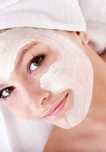 اليك 4 مواد طبيعية لتجعلي بشرتك مشرقة!! 