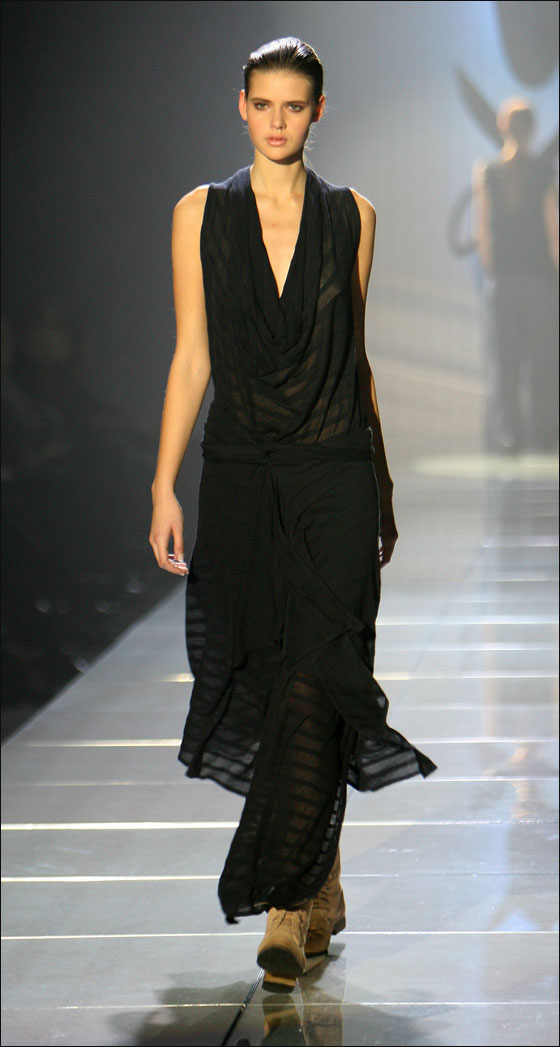 باقة من أجمل الفساتين التي ستتواجد في عروض 2012