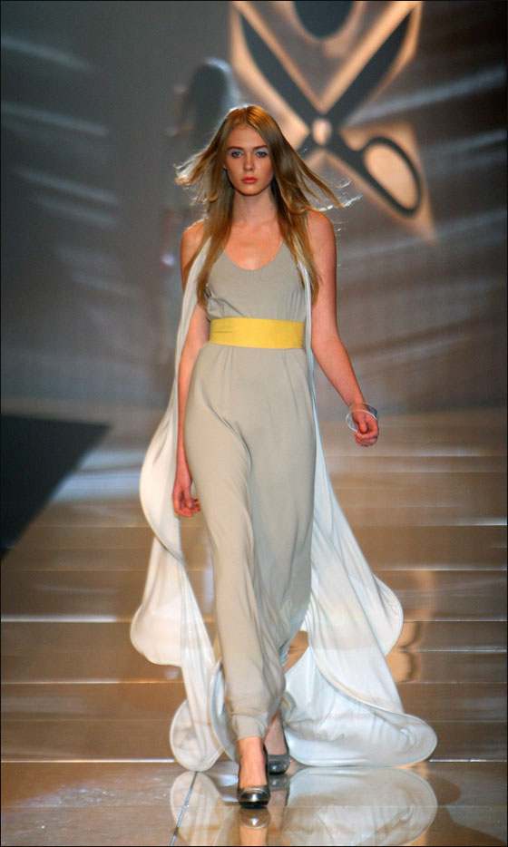 باقة من أجمل الفساتين التي ستتواجد في عروض 2012