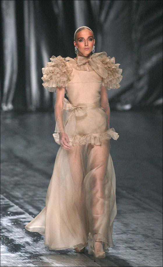 باقة من أجمل الفساتين التي ستتواجد في عروض 2012