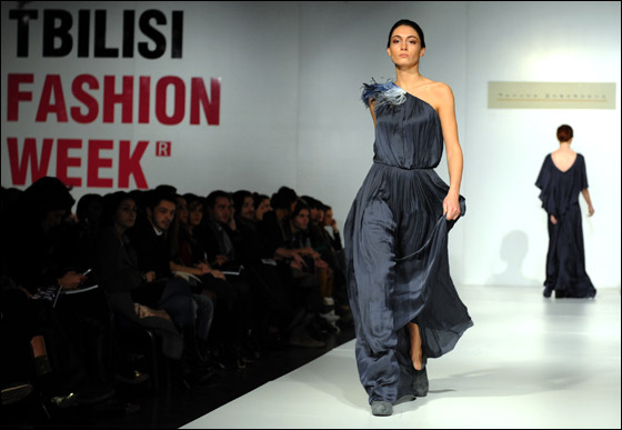 أغرب أزياء الخريف في اسبوع الموضة بجورجيا