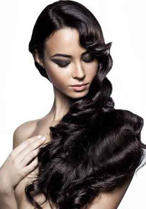 اهم النصائج للاعتناء بشعرك في المواسم الماطرة