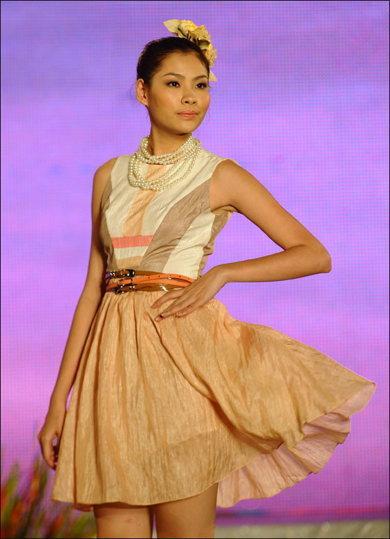 اليكم اجمل الملابس الانيقة في معرض فيتنام! 