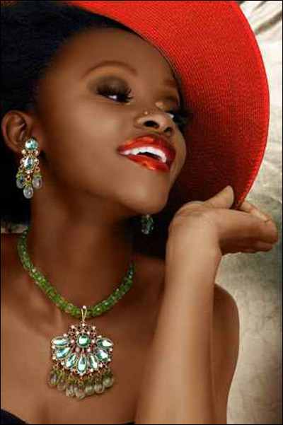 اليك سيدتي اجمل المجوهرات التي تليق بك!! 