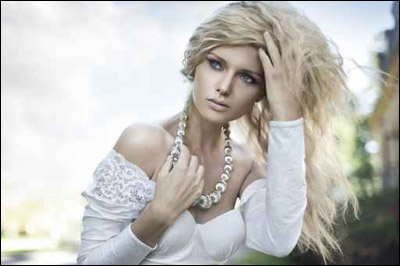 اليك سيدتي اجمل المجوهرات التي تليق بك!! 