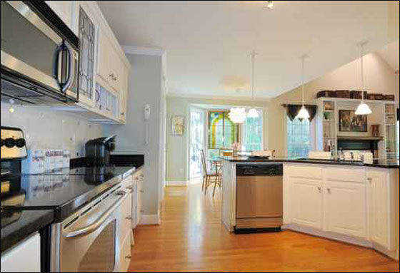 نقدم لكم تشكيلة من تصاميم المطابخ البيتية!