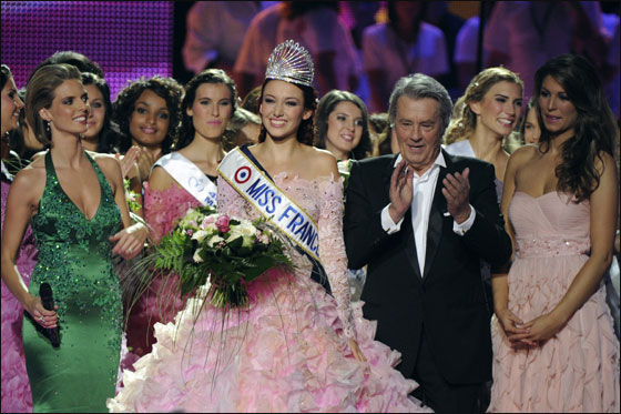 دلفين فيسبيزور تحصد لقب ملكة جمال فرنسا