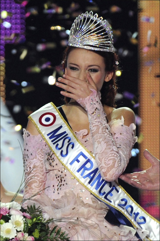 دلفين فيسبيزور تحصد لقب ملكة جمال فرنسا